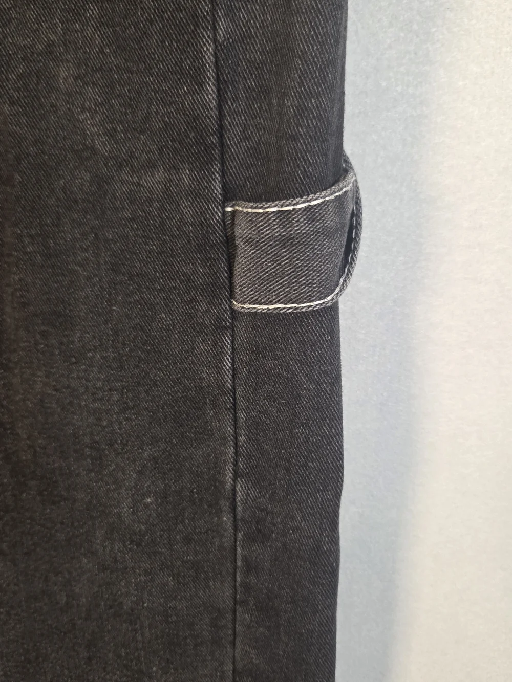 BK black denim cargo jeans with white contrast stitching (O653)